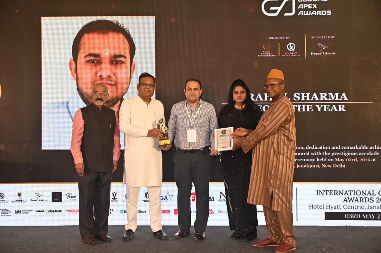 Ecommerce website design and development company in Noida Rahul Sharma CEO Seospidy received Award CEO of the year 2025